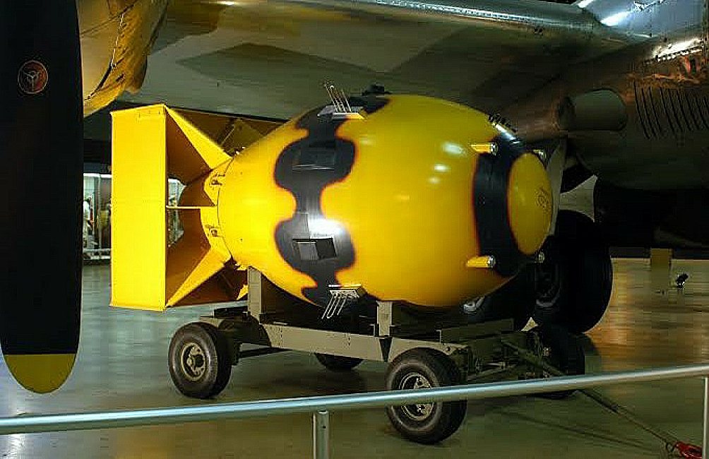 Атомная бомба-монстр, которая была слишком большой, чтобы ее можно было использовать