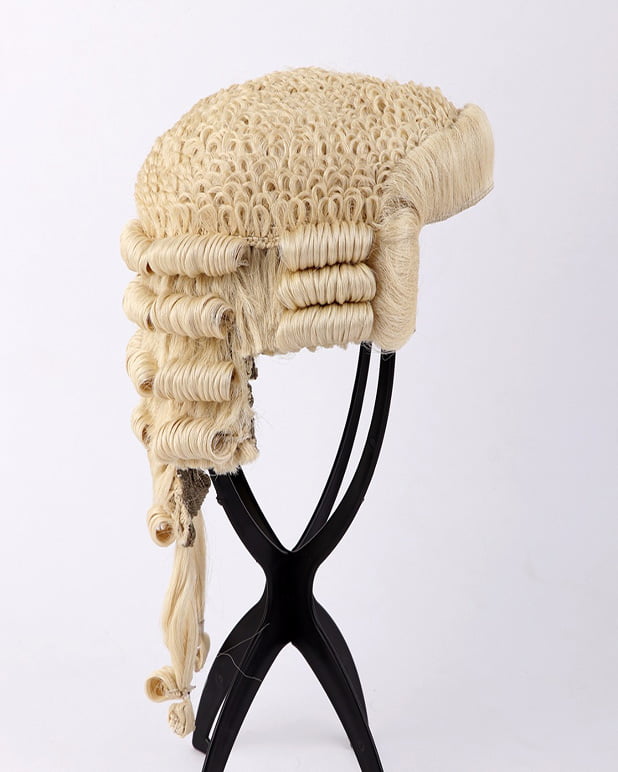 Купить парик и халат адвоката в Нигерии