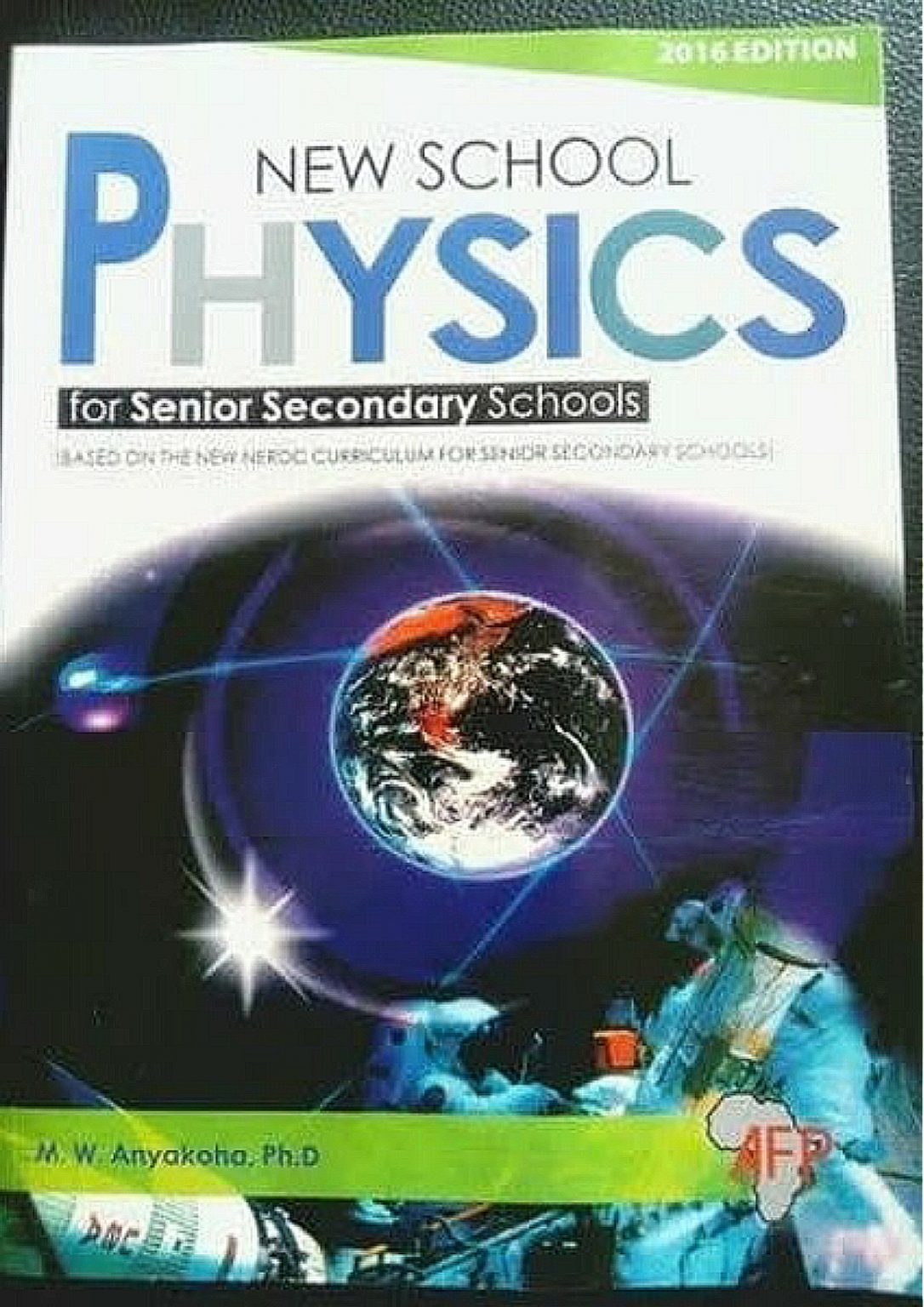 Best Physics Textbooks in Nigeria for JAMB and WAEC 2024/2025