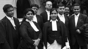 How much a lawyer earns in India per month?