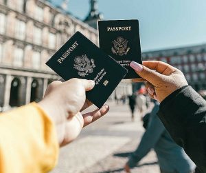 Pros and Cons of Traveling Internationally