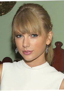 Top 10 Most Beautiful Female Singers In The World 2024